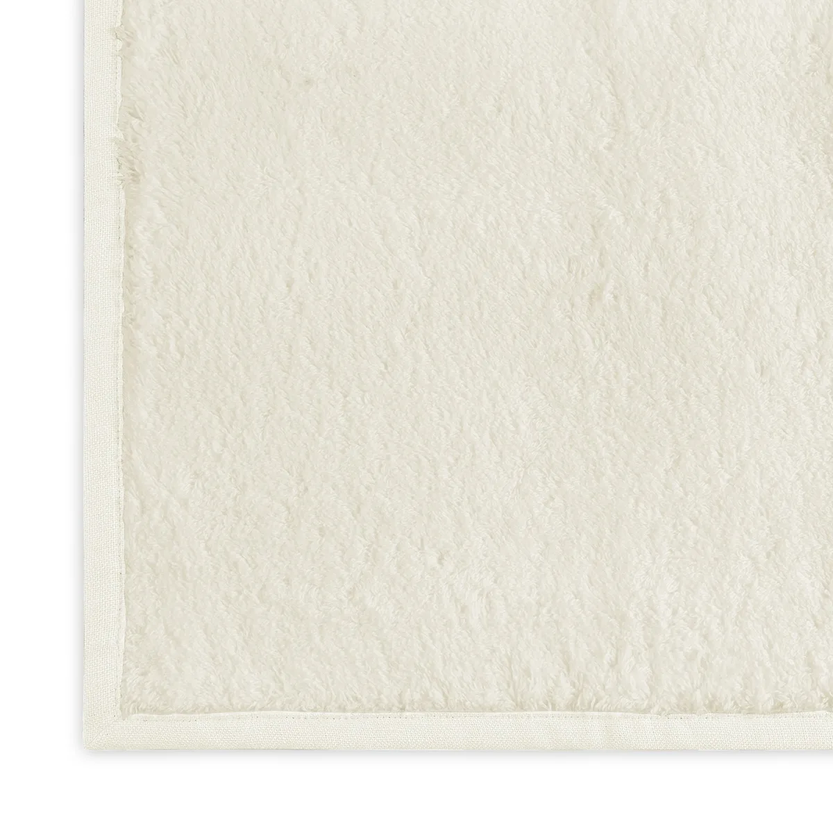 Schumacher Enzo Bath in Ivory/Ivory