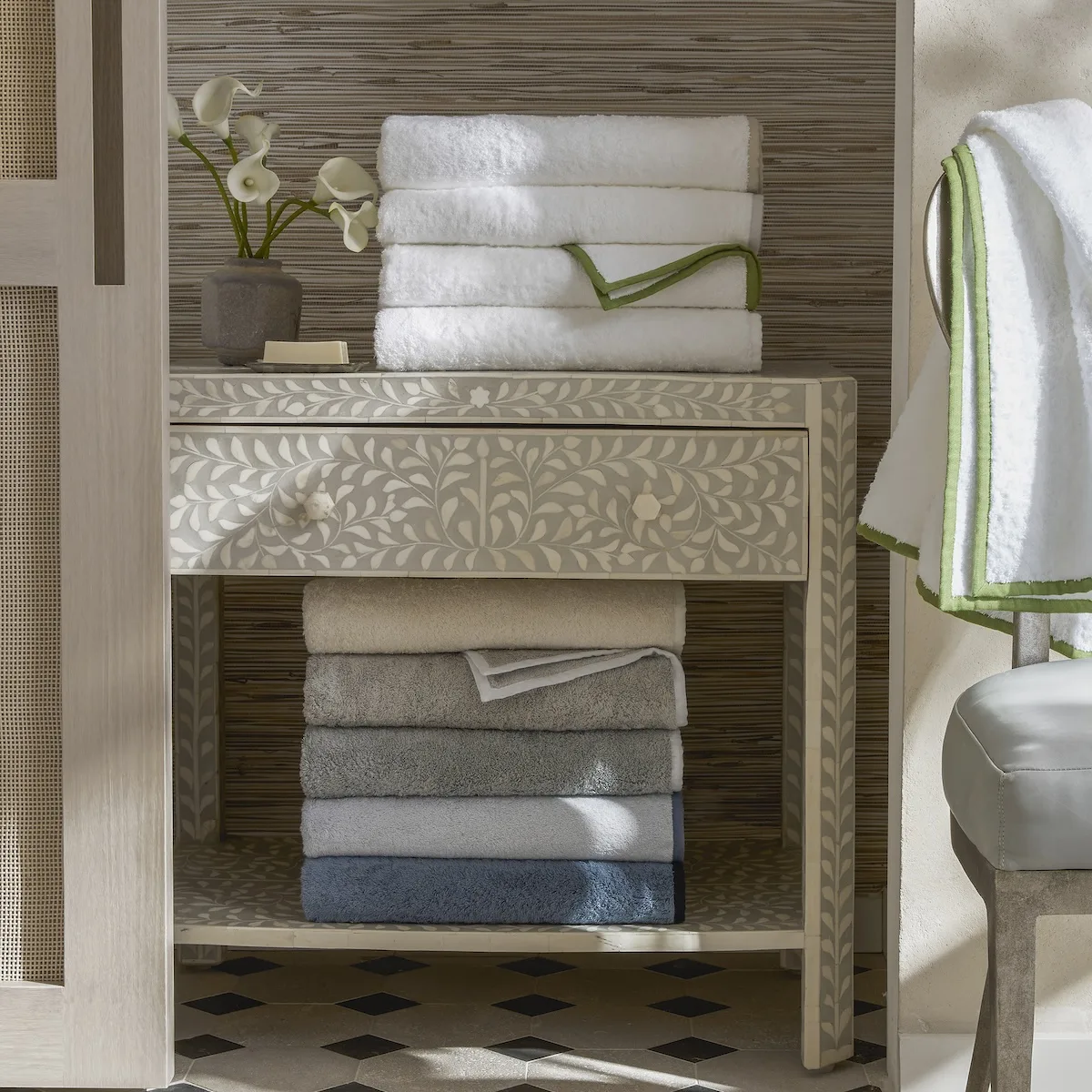 Enzo Bath - White Schumacher Enzo Bath in White