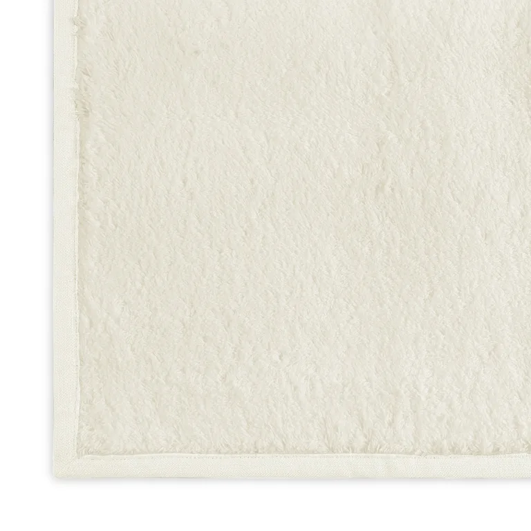 Schumacher Enzo Tub Mat in Ivory/Ivory (M034TMTOWII)