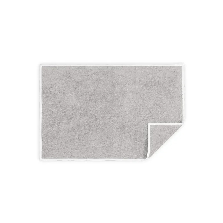 Schumacher Enzo Tub Mat in Pearl & White (MTK034TMTOWP7)