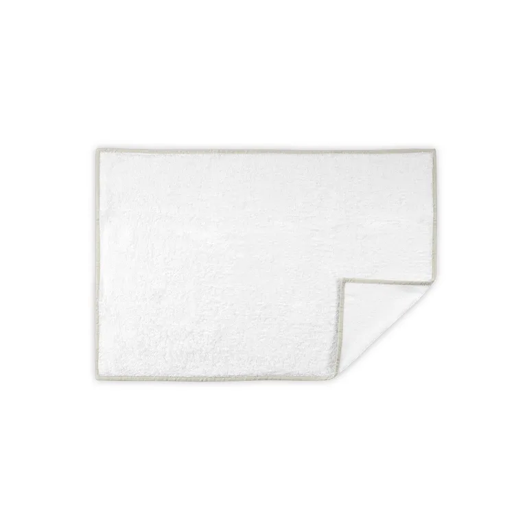Schumacher Enzo Tub Mat in Quartz (MTK034TMTOWQZ)