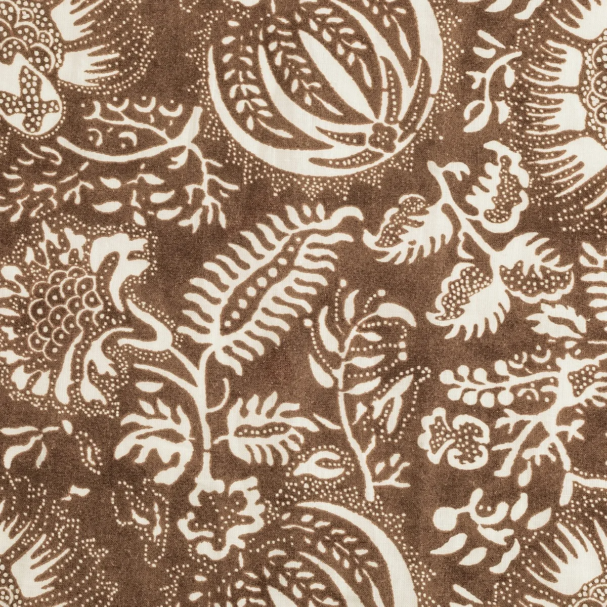 Schumacher Granada Linen Tissue Box Cover in Chestnut (MSC047TISSUECZ)