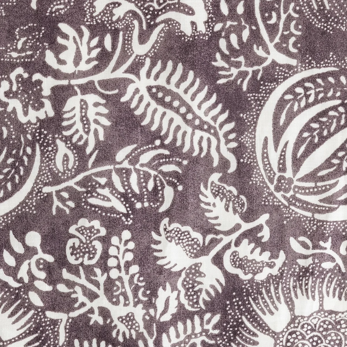 MSC047TISSUETH | Granada Linen Tissue Box Cover - Thistle Schumacher Granada Linen Tissue Box Cover in Thistle (MSC047TISSUETH)