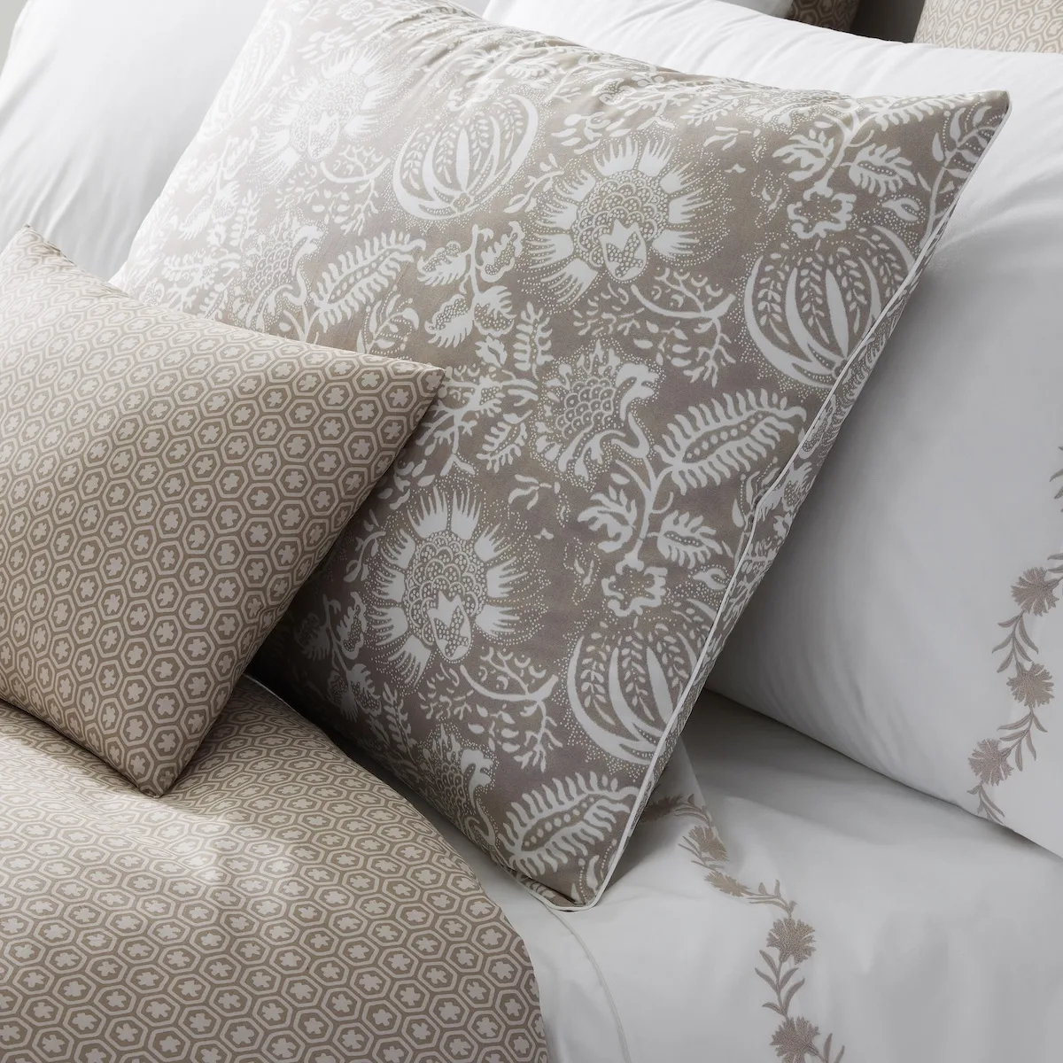 Granada Sham - Dune Schumacher Granada Sham in Dune