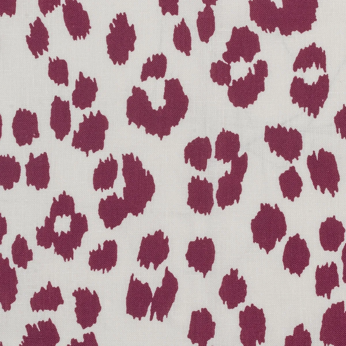 Schumacher Iconic Leopard Guest Towel Set in Crimson (MSC022GTOW2CQ)