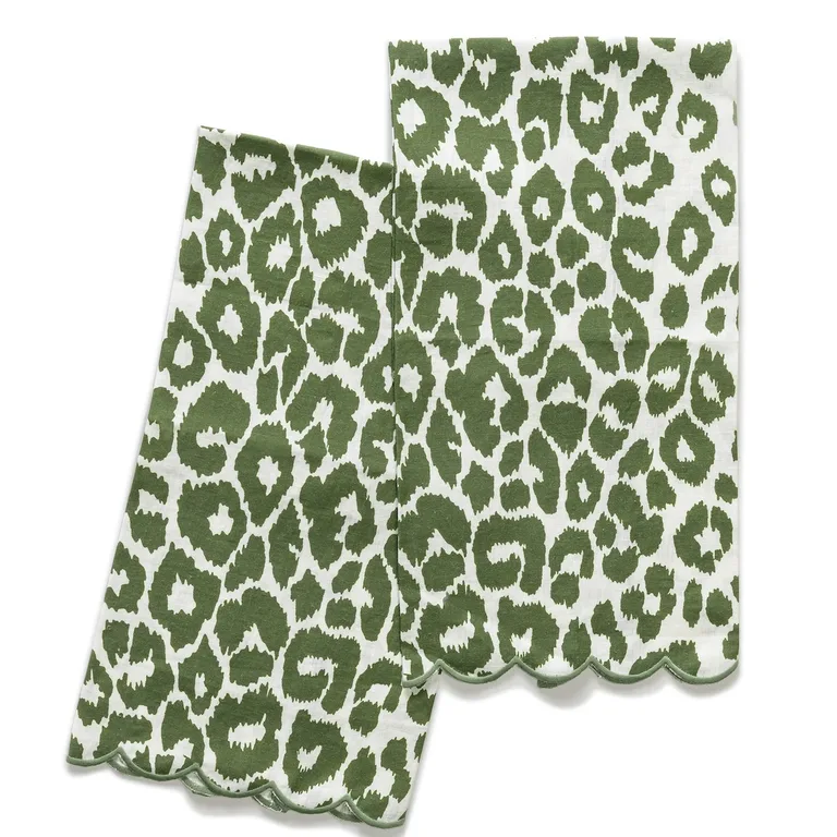Schumacher Iconic Leopard Guest Towel Set in Green (MSC022GTOW2RG)