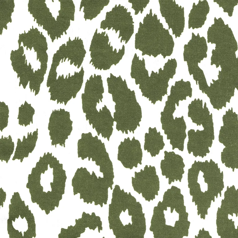 Schumacher Iconic Leopard Guest Towel Set in Green (MSC022GTOW2RG)