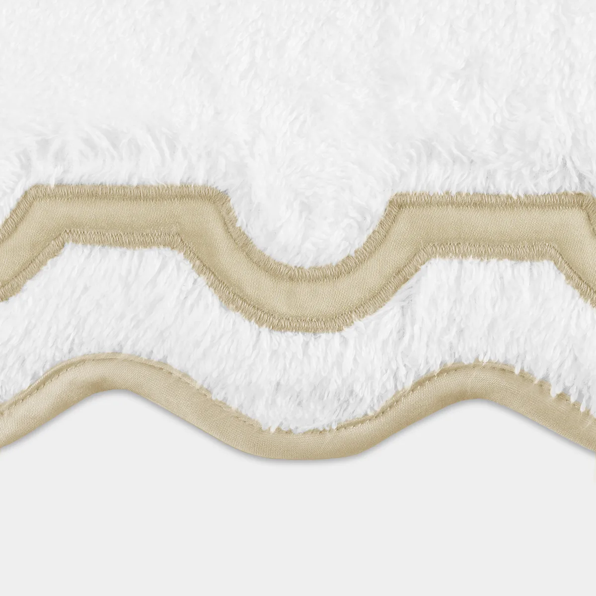 Schumacher Mirasol Bath in Champagne