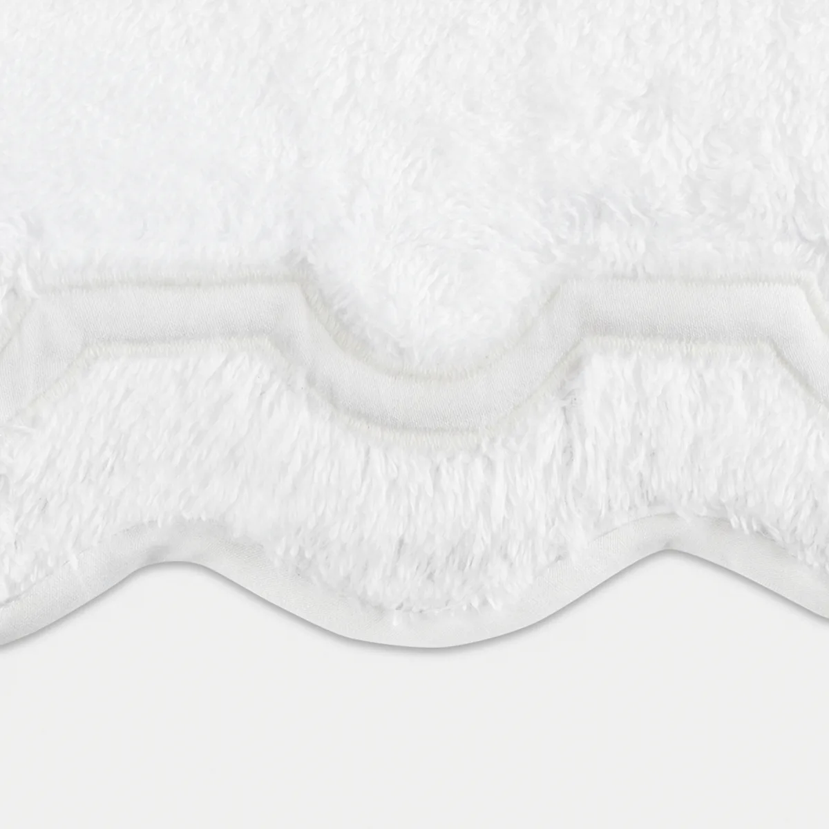 Schumacher Mirasol Tub Mat in Bone (MTK223TMTOWBN)