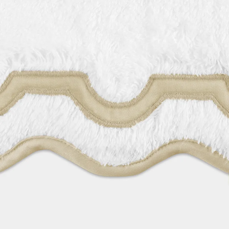 Schumacher Mirasol Tub Mat in Champagne (MTK223TMTOWCP)