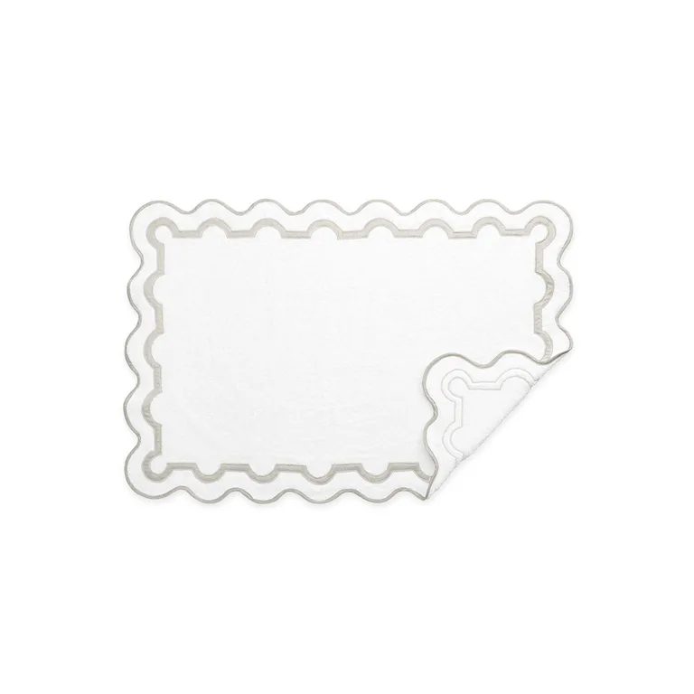 Schumacher Mirasol Tub Mat in Silver (MTK223TMTOWSI)