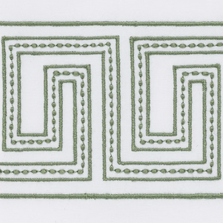 Schumacher Ophelia Guest Towel, Set of 2 in Clover (MSC051GTOW2C8)