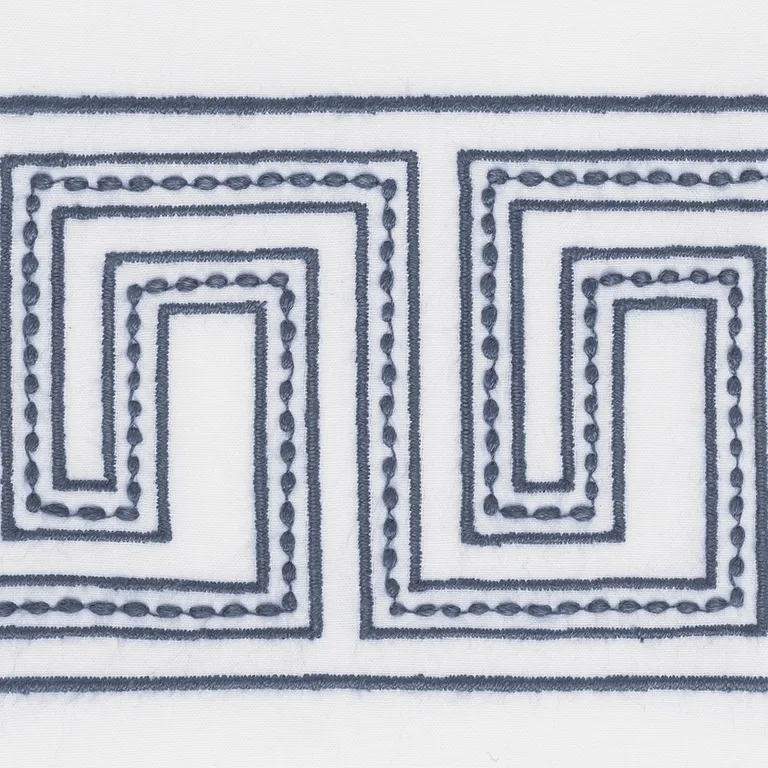 Schumacher Ophelia Guest Towel, Set of 2 in Indigo (MSC051GTOW2ID)
