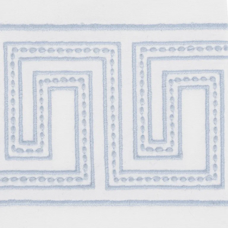 Schumacher Ophelia Guest Towel, Set of 2 in Light Blue (MSC051GTOW2LB)