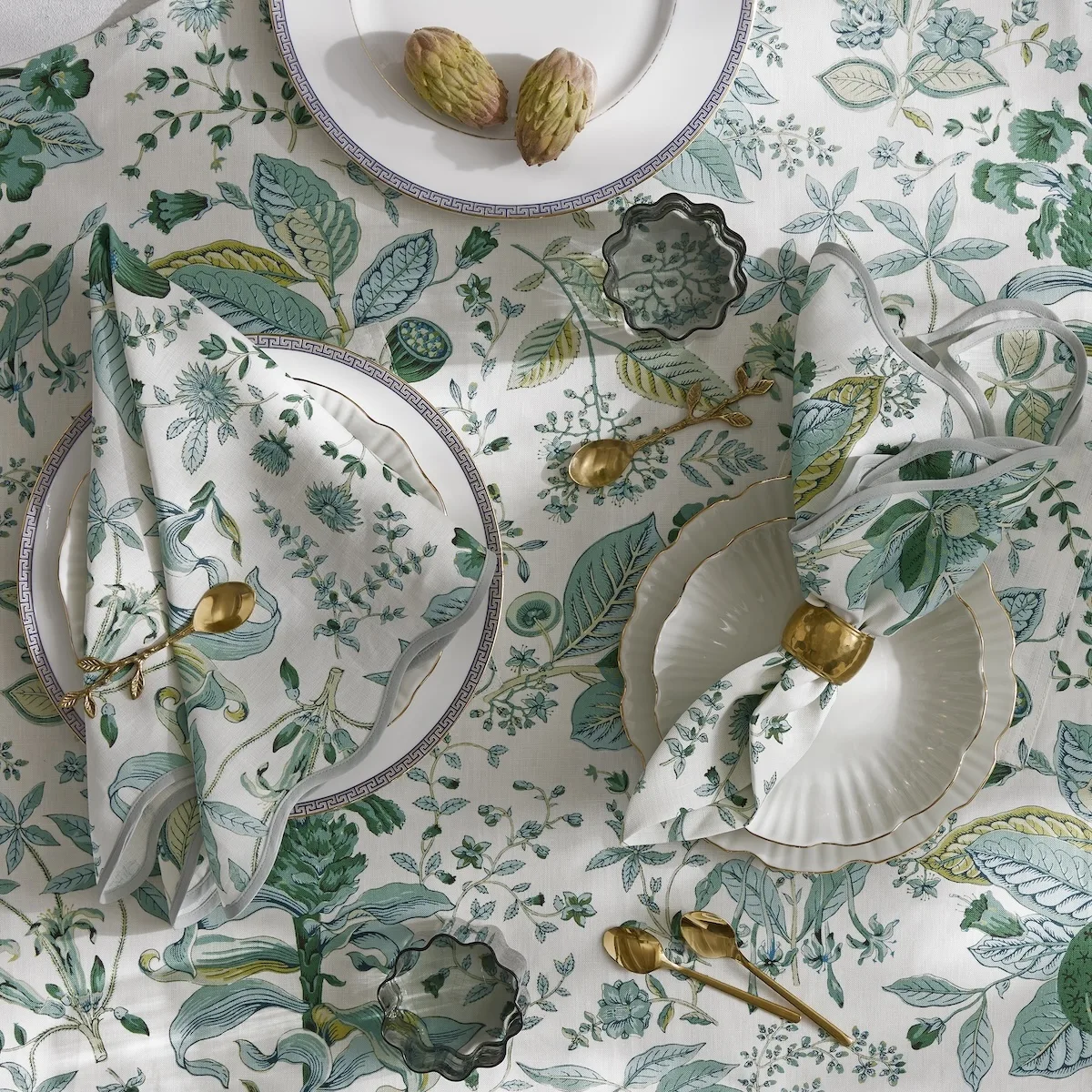 MSC006NAPEM | Pomegranate Napkin, Set of 4 - Emerald Schumacher Pomegranate Napkin, Set of 4 in Emerald (MSC006NAPEM)