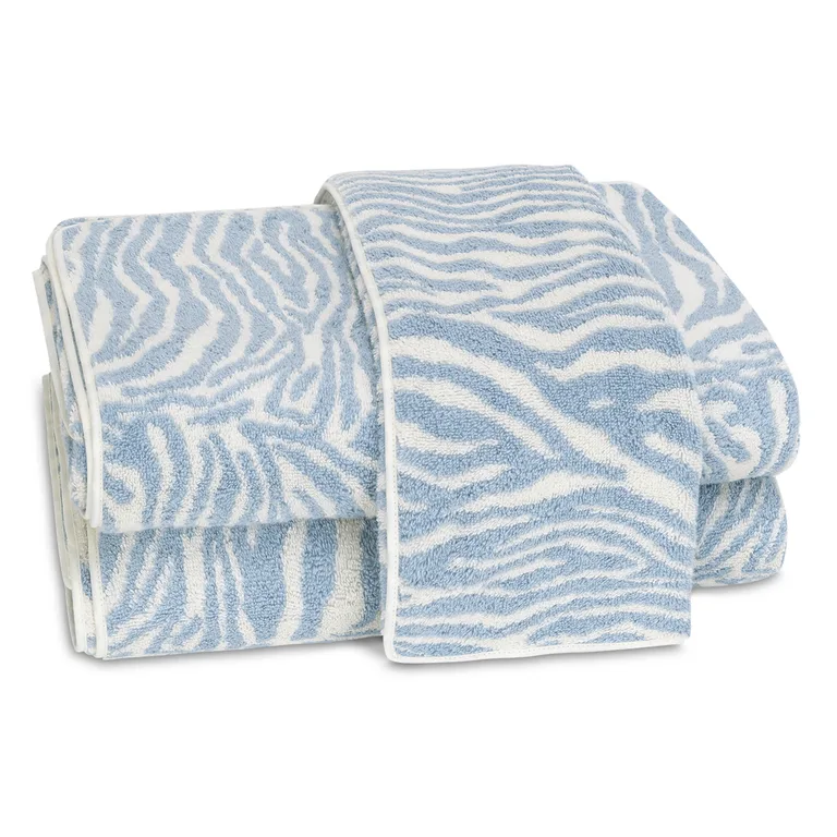 Schumacher Regine Bath in Hydrangea