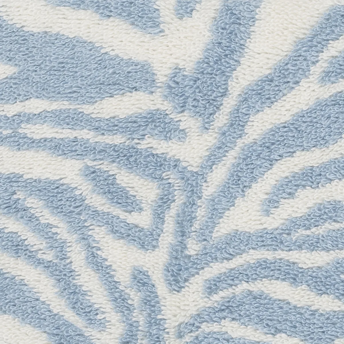 Schumacher Regine Tub Mat in Hydrangea (MSC062QMTOWHY)