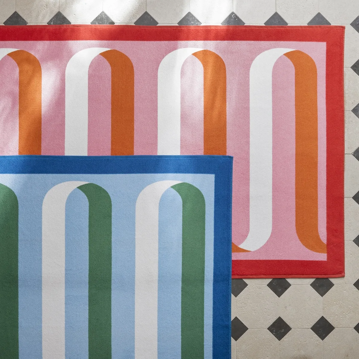 MSC067BCHTOFA | Ribbon Beach Towel - Flamingo Schumacher Ribbon Beach Towel in Flamingo (MSC067BCHTOFA)