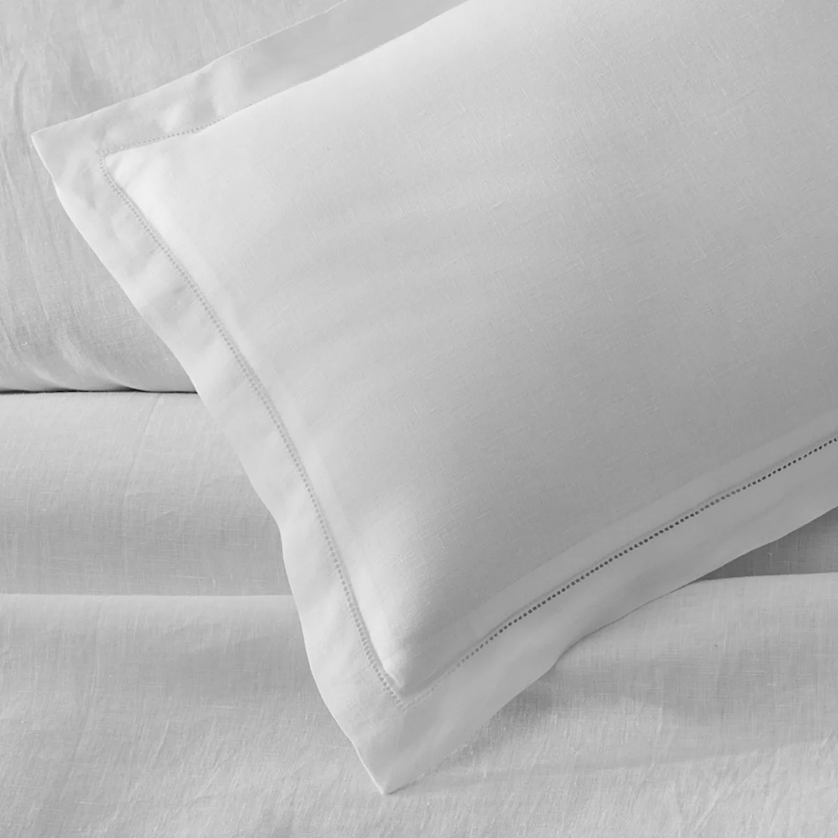 Roman Hemstitch Pillowcase - Pair - White Schumacher Roman Hemstitch Pillowcase - Pair in White