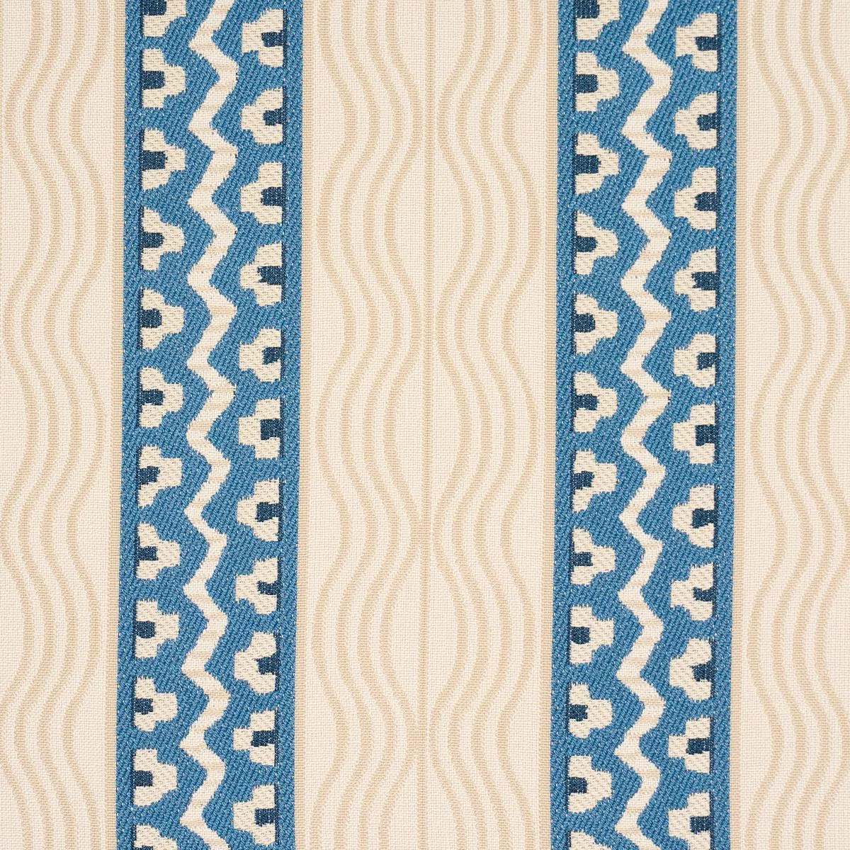 Schumacher 87450 CrèMe Anglaise English Cream/Denim Blue fabric swatch