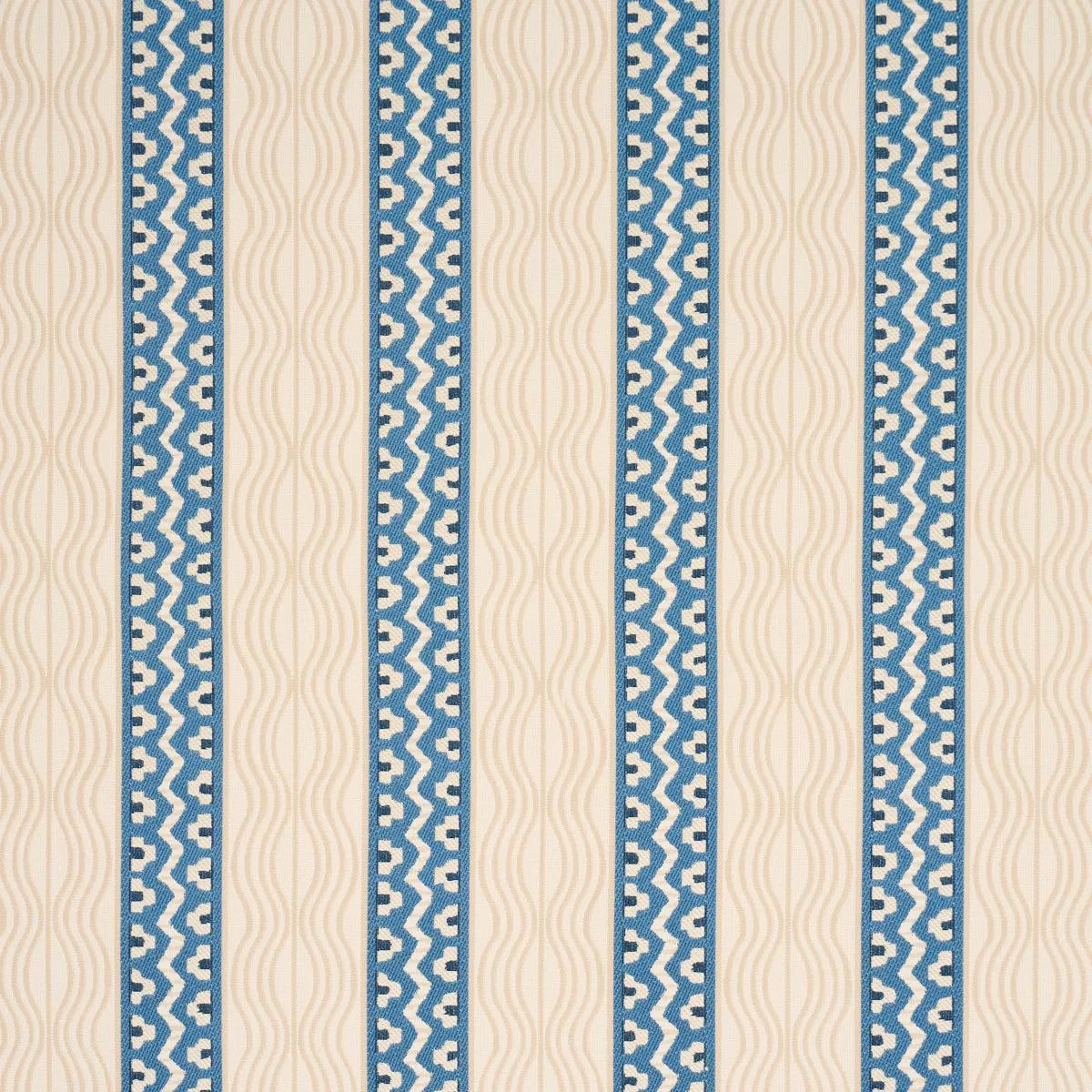 Schumacher 87450 CrèMe Anglaise English Cream/Denim Blue fabric swatch