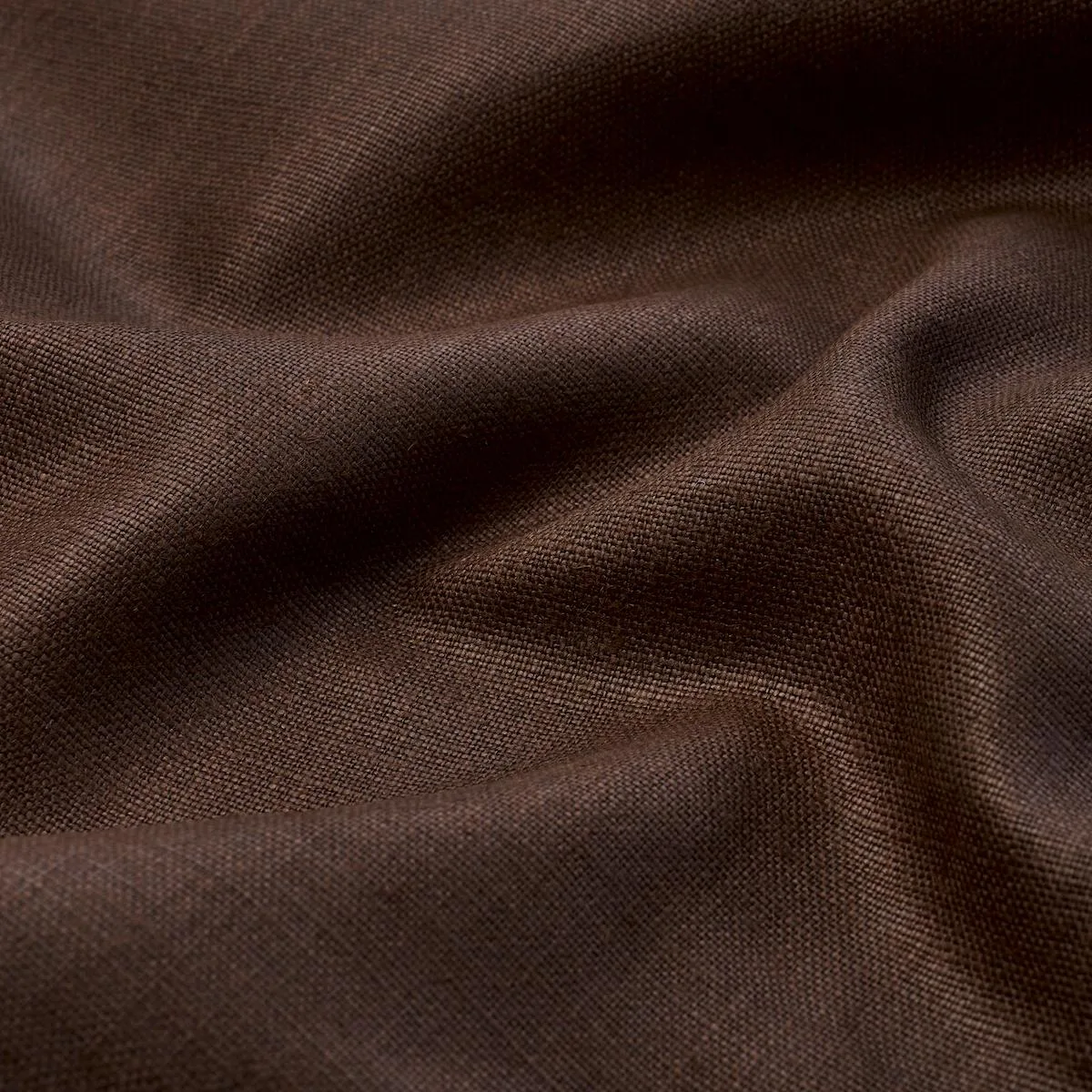 Schumacher 84968 Leo Glazed Linen Chocolate fabric swatch