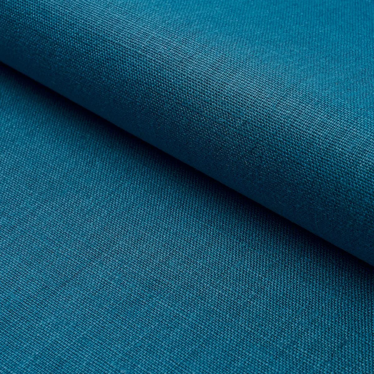 Schumacher 84963 Leo Glazed Linen Peacock fabric swatch