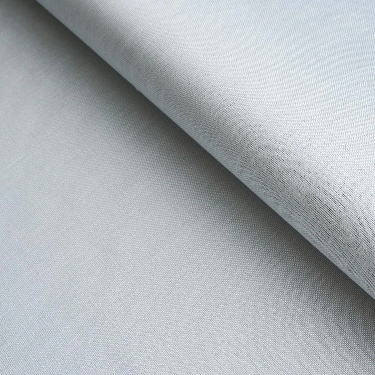 Schumacher 93223 Middleton Linen Glacier fabric swatch