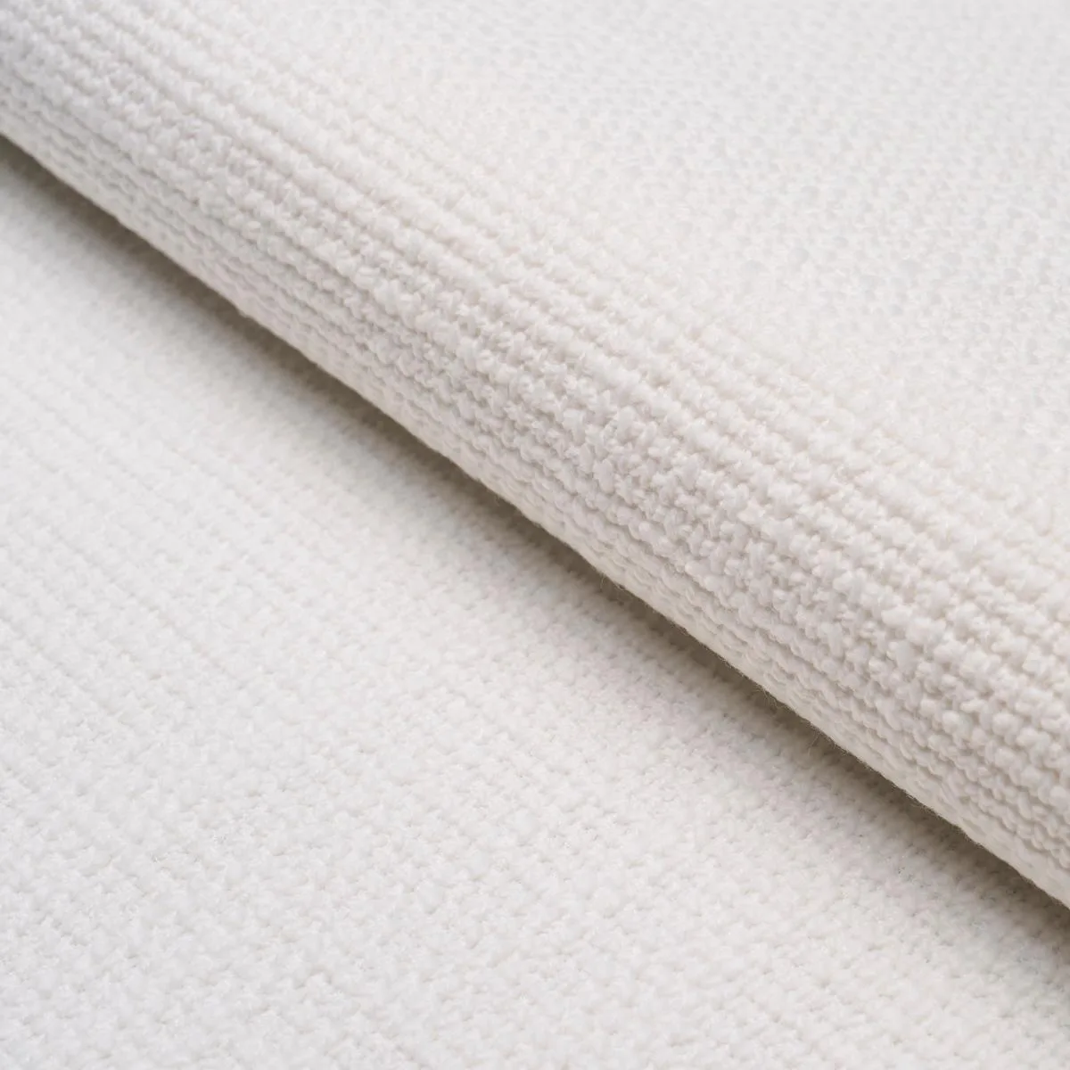 Schumacher 84210 Sonny Indoor/Outdoor White fabric swatch