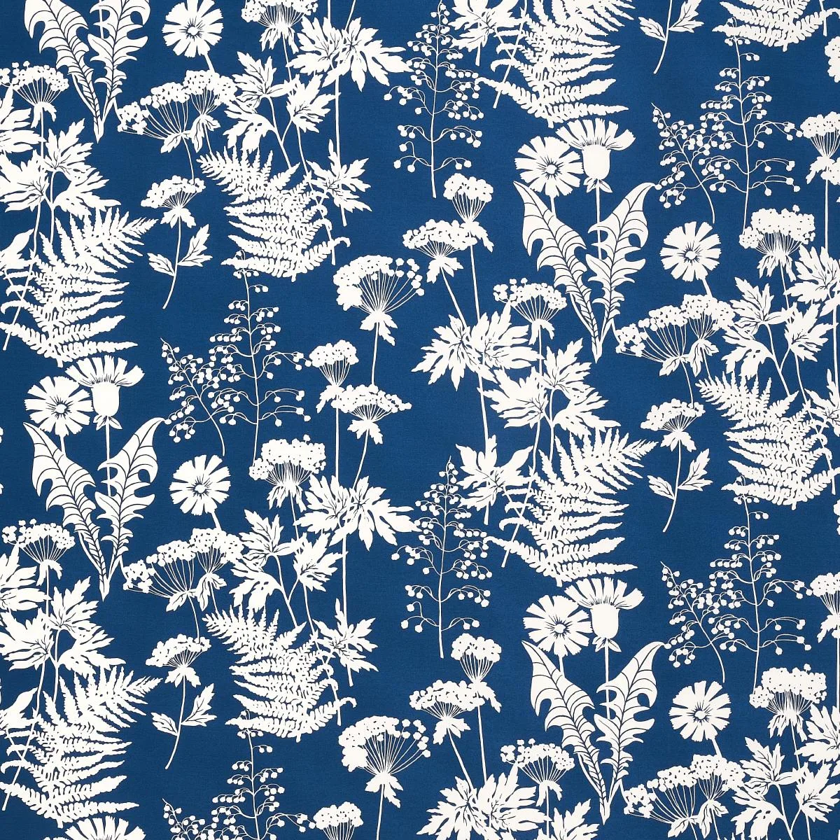 Schumacher 180220 Spring Floral Indoor/Outdoor Navy fabric swatch