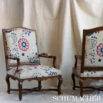 ALESSIA FLORAL Fabric – PARCHMENT | Schumacher | Wallpaper T ALESSIA FLORAL fabric PARCHMENT color by Schumacher