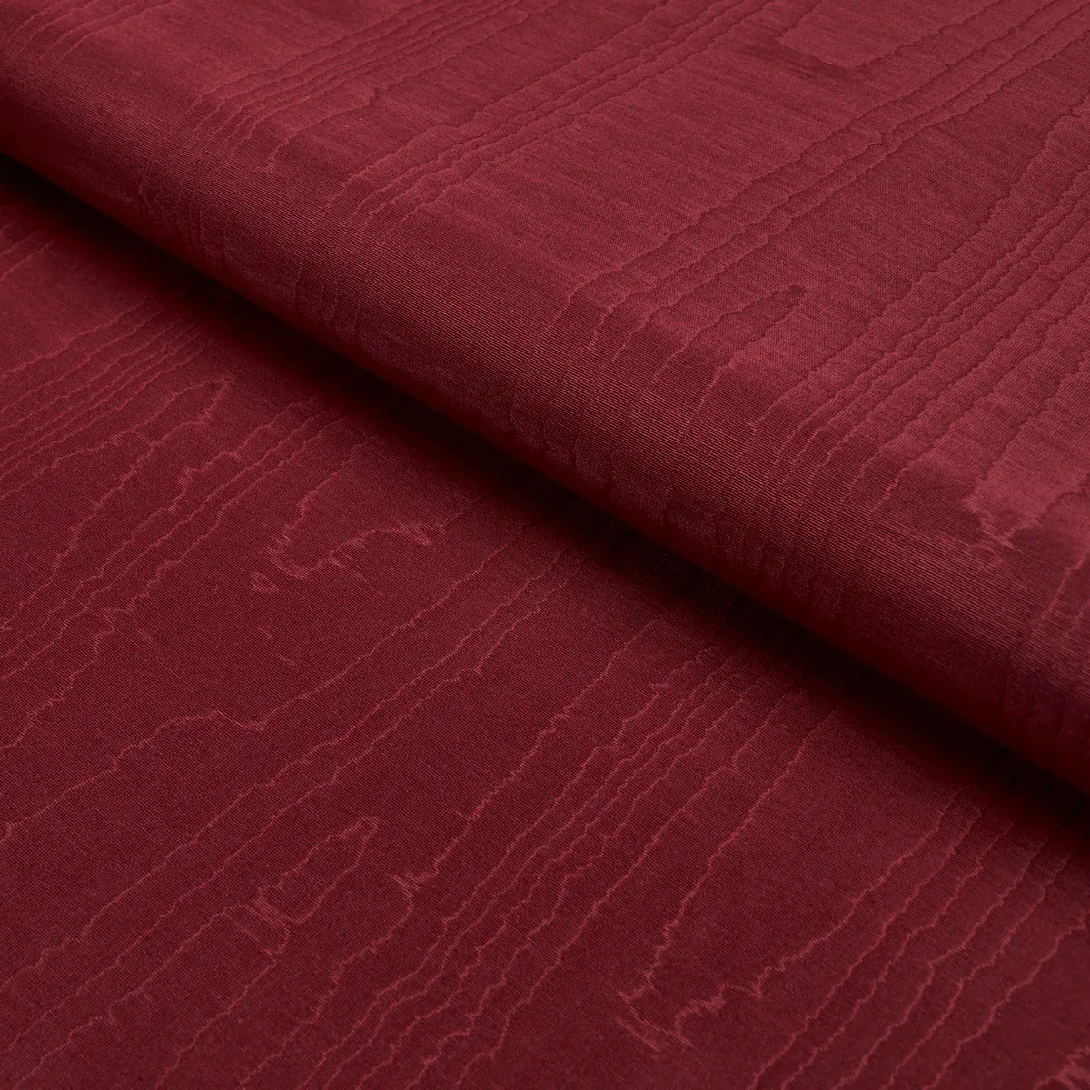 BEAU COTTON LINEN MOIRÉ Fabric – CRIMSON | Schumacher | Wall BEAU COTTON LINEN MOIRÉ fabric CRIMSON color by Schumacher