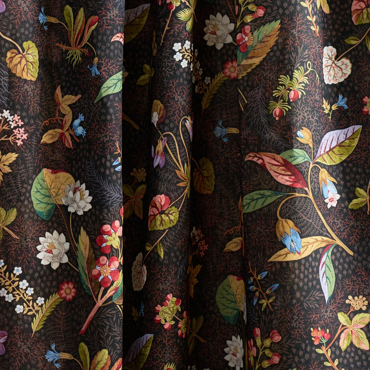 BLACKWELL LINEN Fabric – NOIR | Schumacher | Wallpaper Twins BLACKWELL LINEN fabric NOIR color by Schumacher