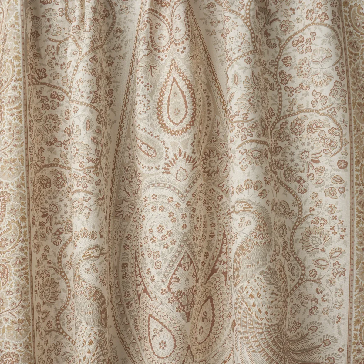 COLMERY PAISLEY PANEL Fabric – PARCHMENT | Schumacher | Wall COLMERY PAISLEY PANEL fabric PARCHMENT color by Schumacher
