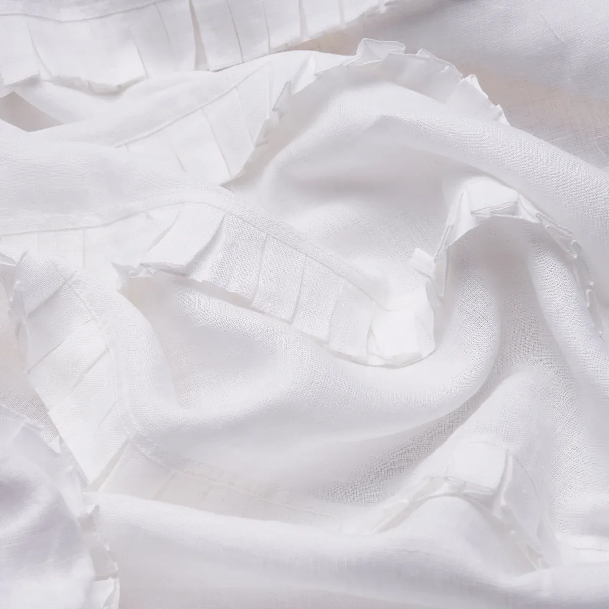 DOROTHY PLEATED LINEN Fabric – IVORY | Schumacher | Wallpape DOROTHY PLEATED LINEN fabric IVORY color by Schumacher
