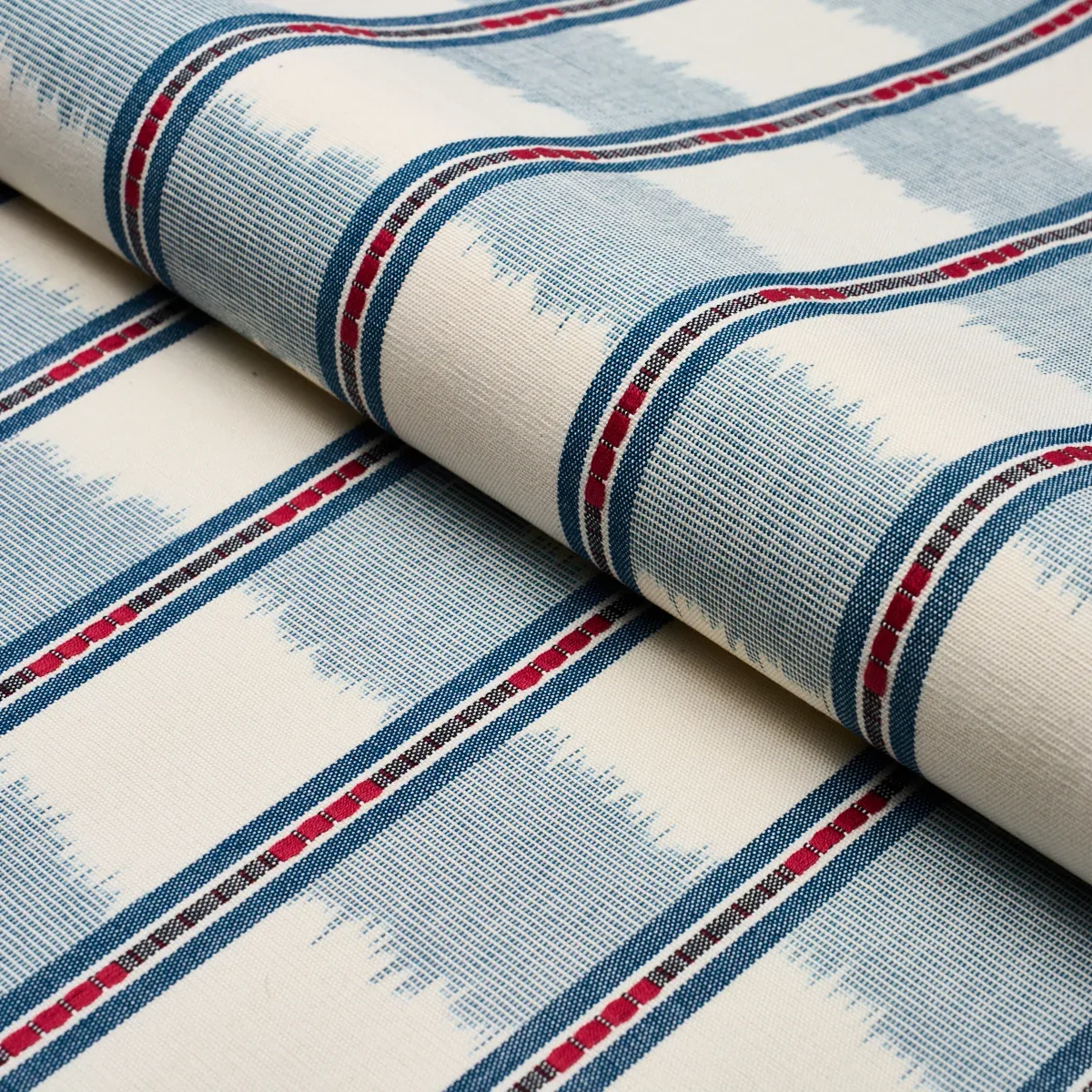 84712 | FAYE IKAT – CHAMBRAY