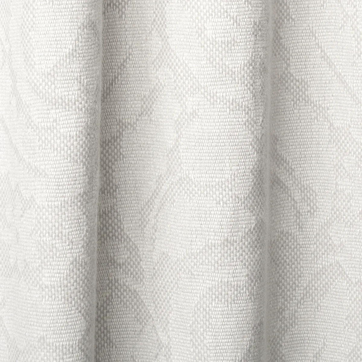 FLORA CASHMERE DAMASK Fabric – GREY | Schumacher | Wallpaper FLORA CASHMERE DAMASK fabric GREY color by Schumacher