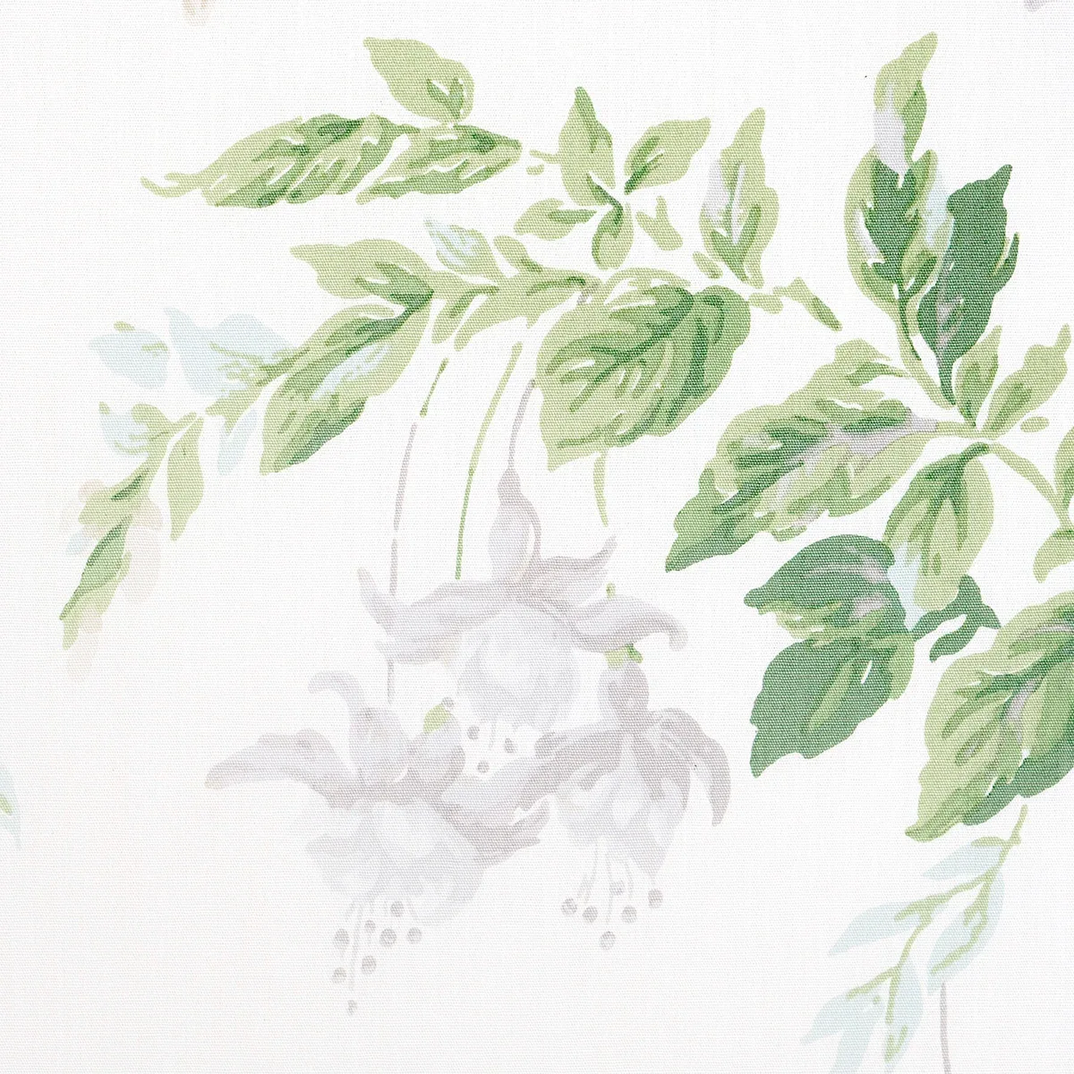 GARDEN GATE CHINTZ Fabric – GREY | Schumacher | Wallpaper Tw GARDEN GATE CHINTZ fabric GREY color by Schumacher