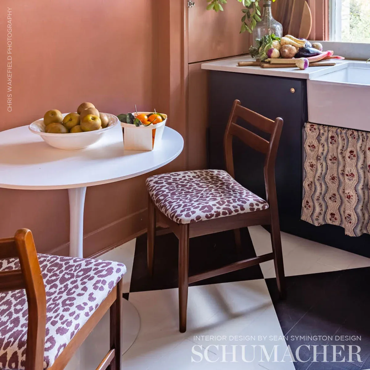 ICONIC LEOPARD fabric BROWN color by Schumacher