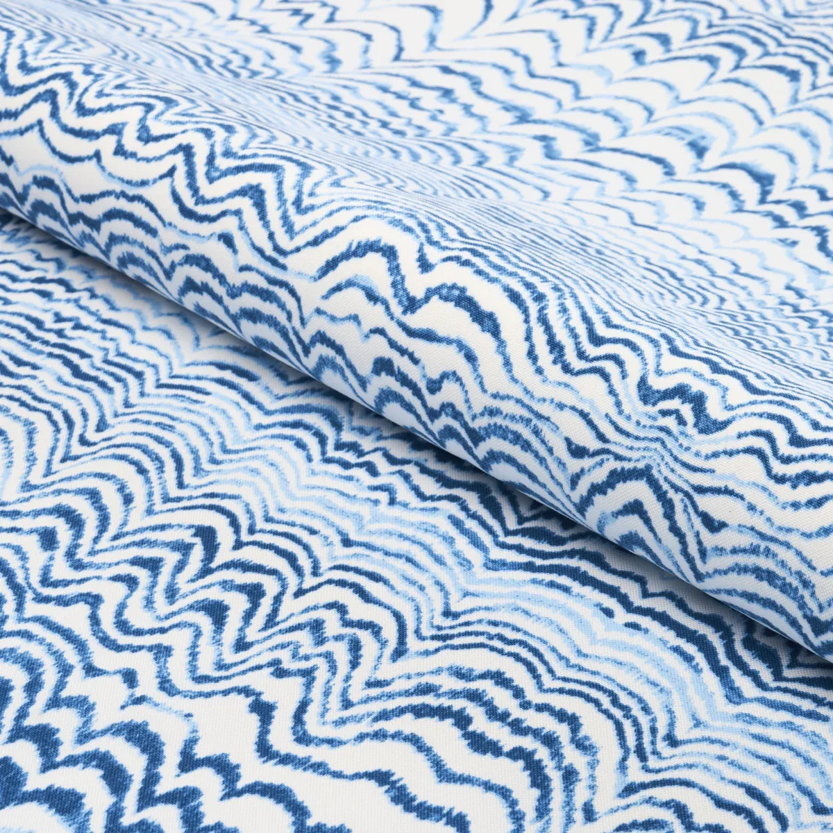 INK WAVE PRINT INDOOR/OUTDOOR Fabric – INDIGO | Schumacher | INK WAVE PRINT INDOOR/OUTDOOR fabric INDIGO color by Schumacher