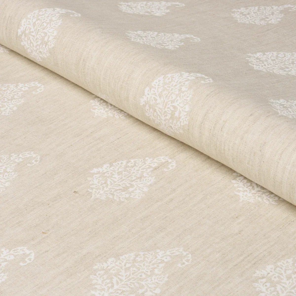 KERALA PAISLEY Fabric – WHITE ON NEUTRAL | Schumacher | Wall KERALA PAISLEY fabric WHITE ON NEUTRAL color by Schumacher