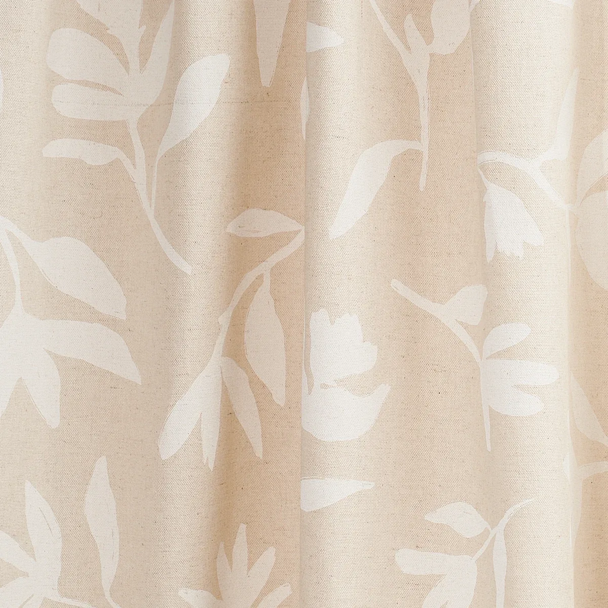 LAUREL Fabric – WHITE ON UNBLEACHED | Schumacher | Wallpaper LAUREL fabric WHITE ON UNBLEACHED color by Schumacher