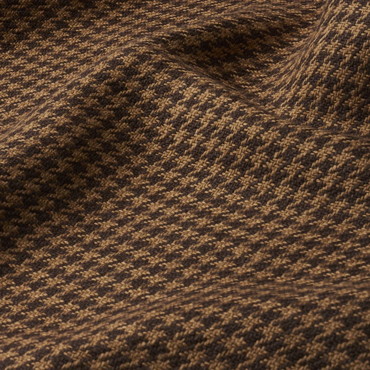LOTTI LINEN HOUNDSTOOTH Fabric – BROWN | Schumacher | Wallpa LOTTI LINEN HOUNDSTOOTH fabric BROWN color by Schumacher