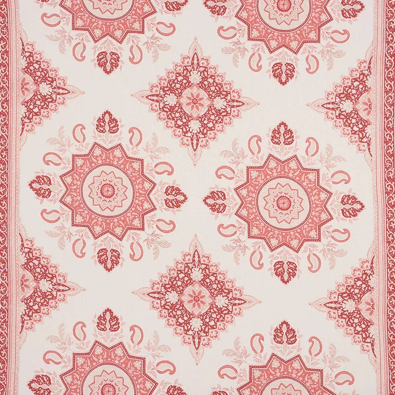 176483 | MONTECITO MEDALLION – FADED RED