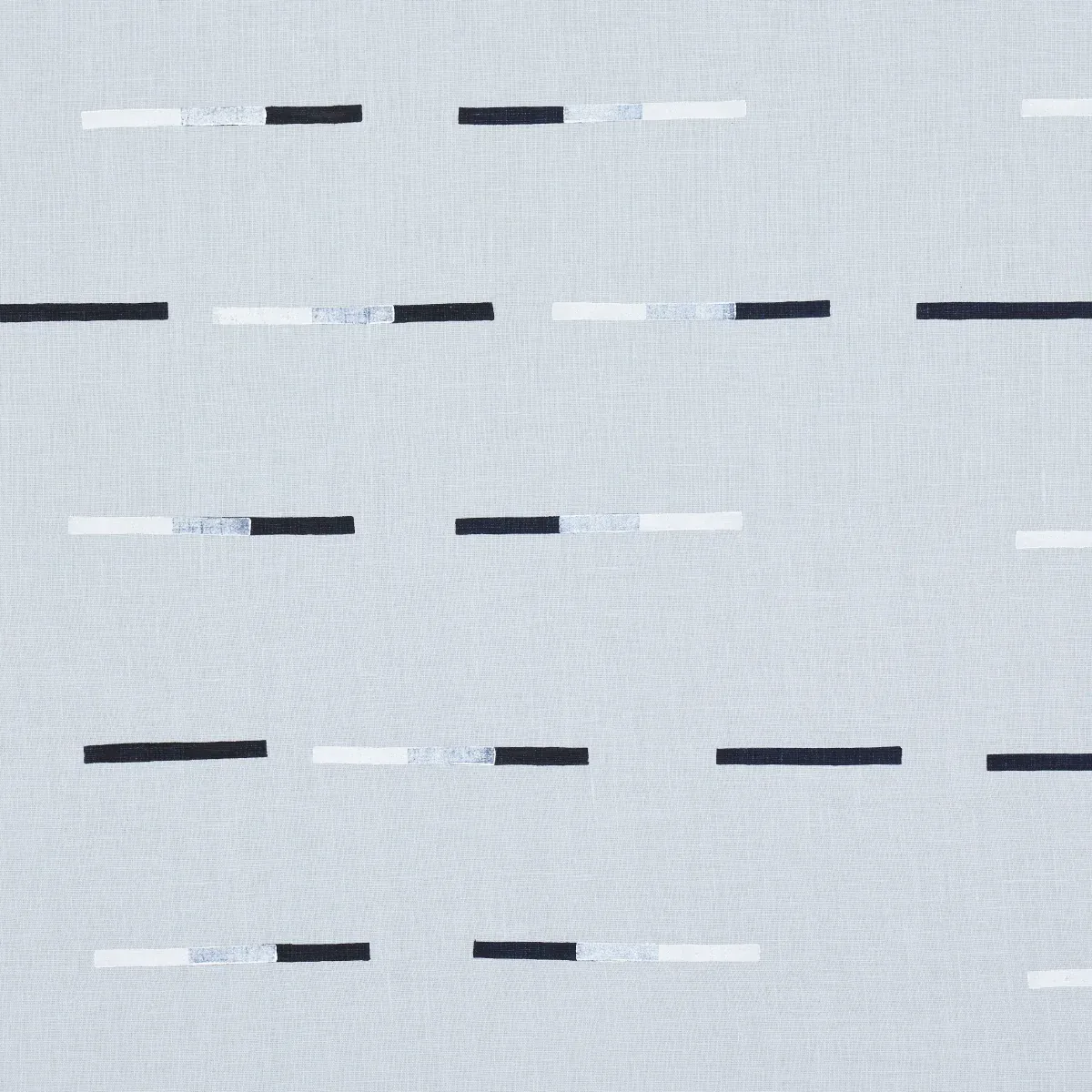 74032 | OVERLAPPING DASHES – SKY