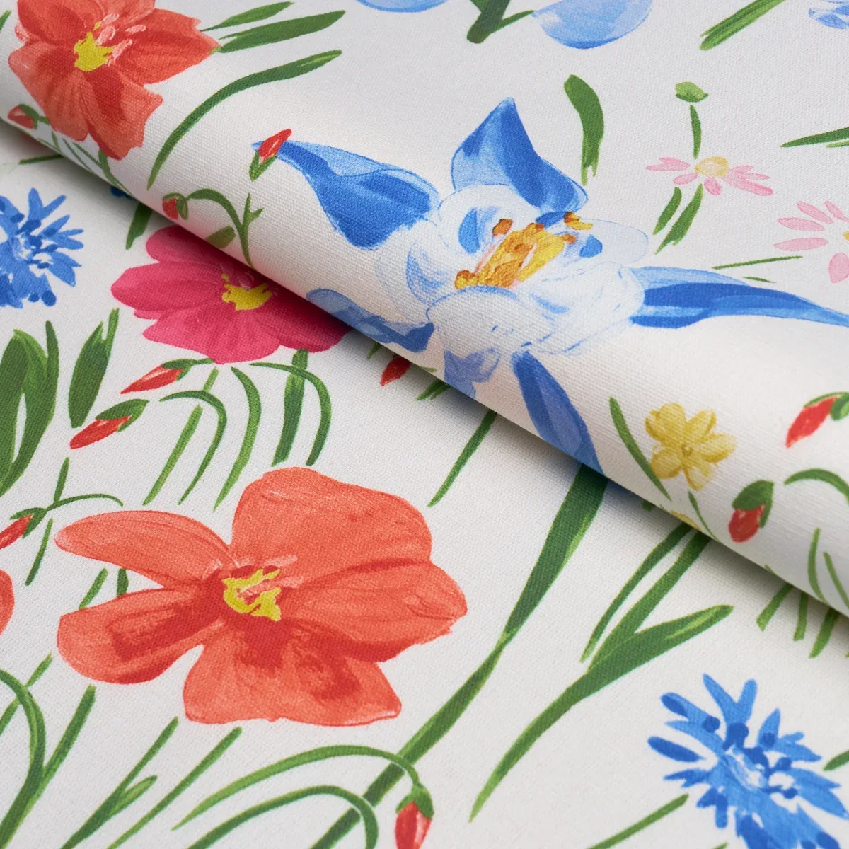OZ FLORAL Fabric – MULTI | Schumacher | Wallpaper Twins OZ FLORAL fabric MULTI color by Schumacher
