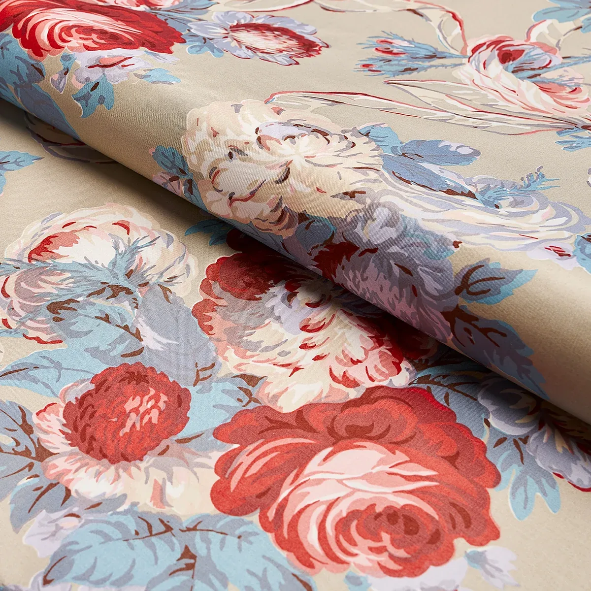 QUEENIES FLORAL CHINTZ Fabric – CHELSEA GARDEN | Schumacher QUEENIES FLORAL CHINTZ fabric CHELSEA GARDEN color by Schumacher