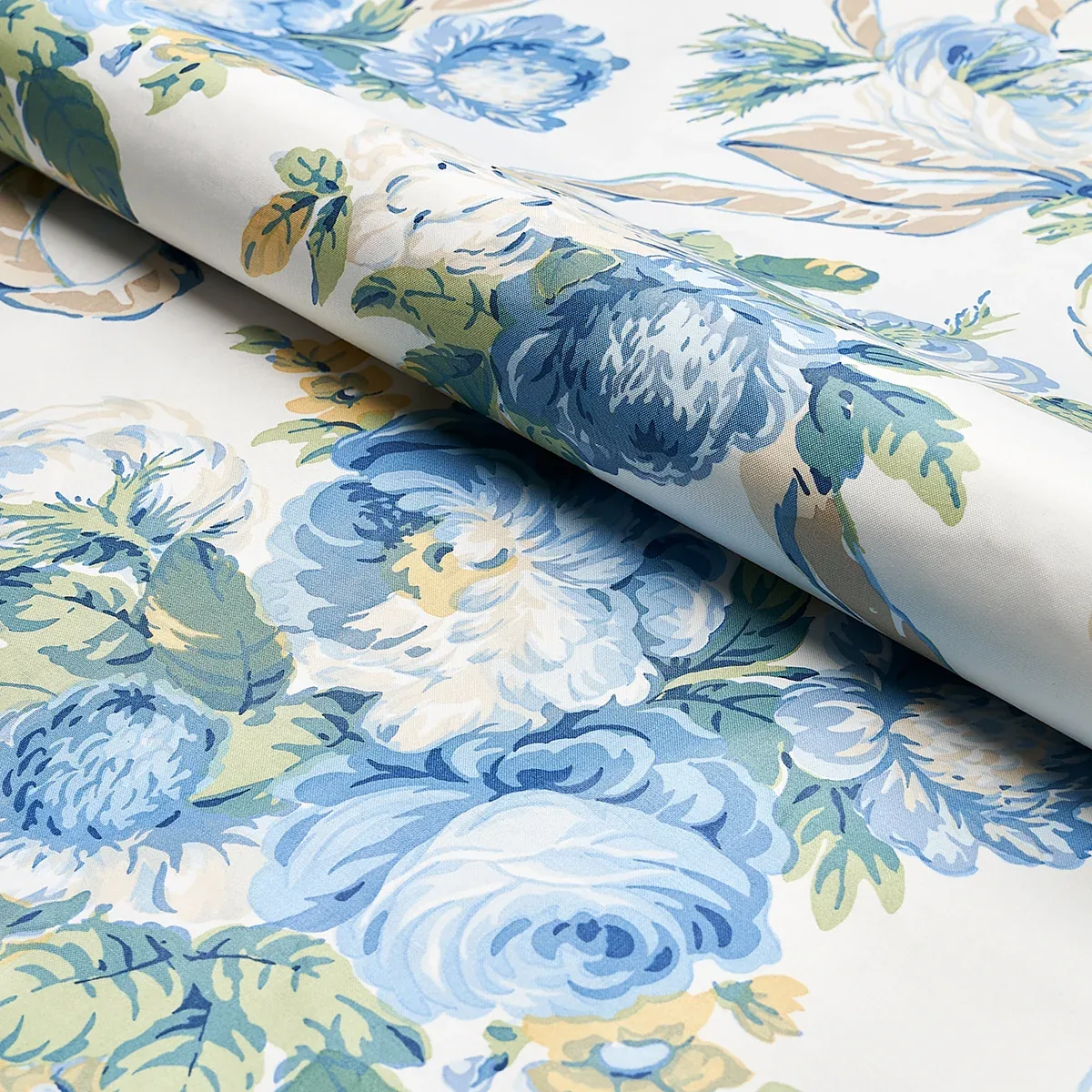 QUEENIES FLORAL CHINTZ Fabric – PORCELAIN | Schumacher | Wal QUEENIES FLORAL CHINTZ fabric PORCELAIN color by Schumacher