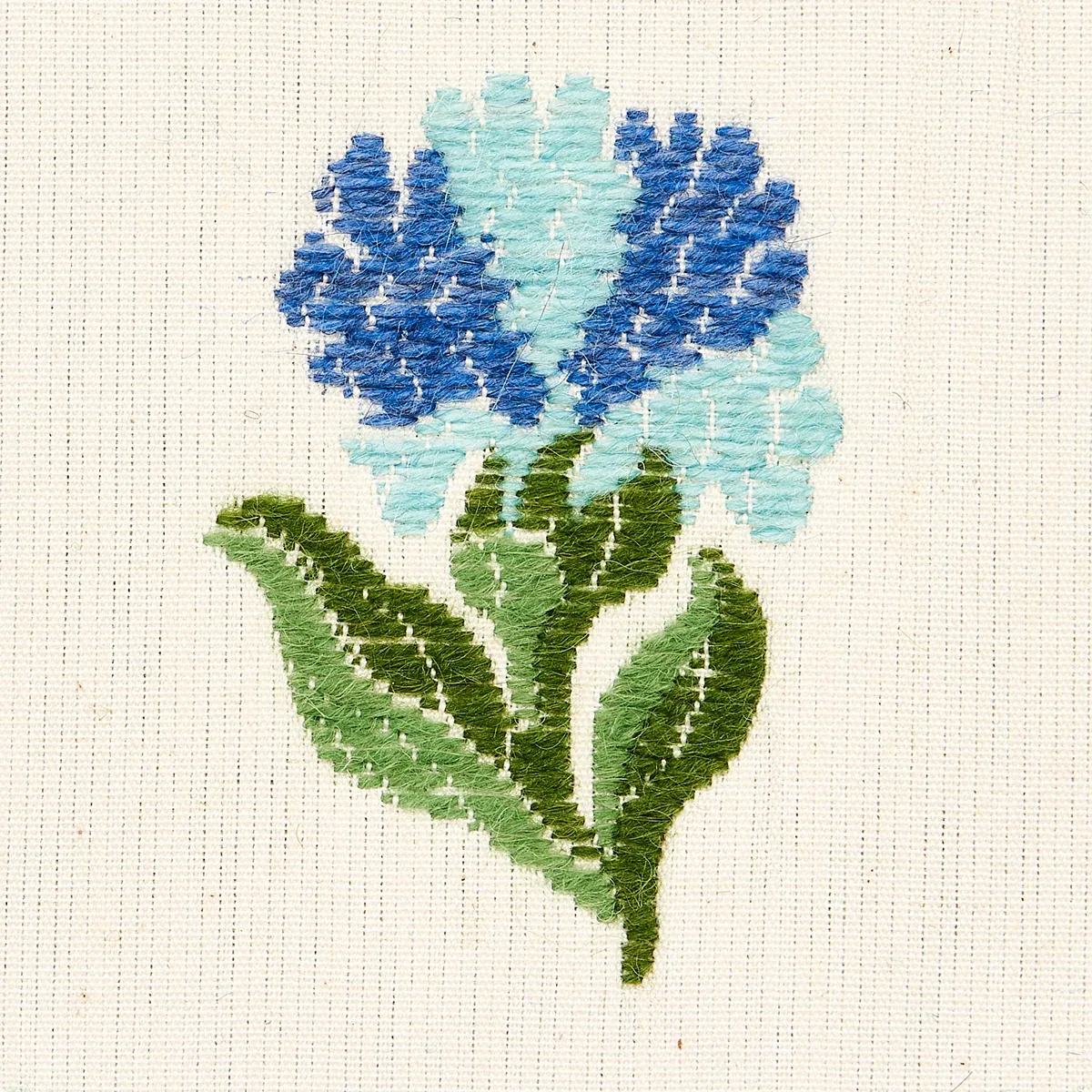 ROSINA FLORAL Fabric – CORNFLOWER | Schumacher | Wallpaper T ROSINA FLORAL fabric CORNFLOWER color by Schumacher