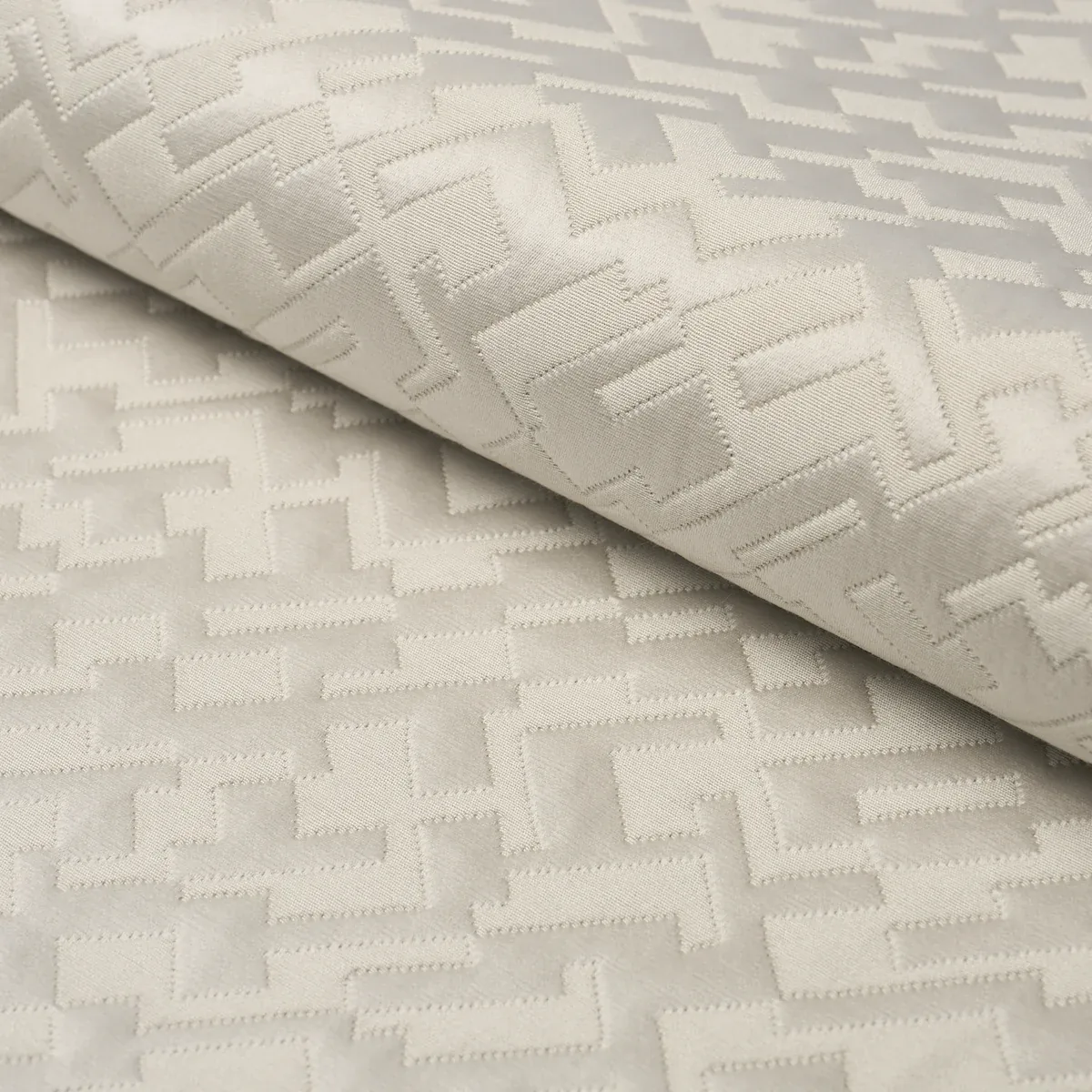 71191 | SALON MATELASSÉ SATIN – LIMESTONE